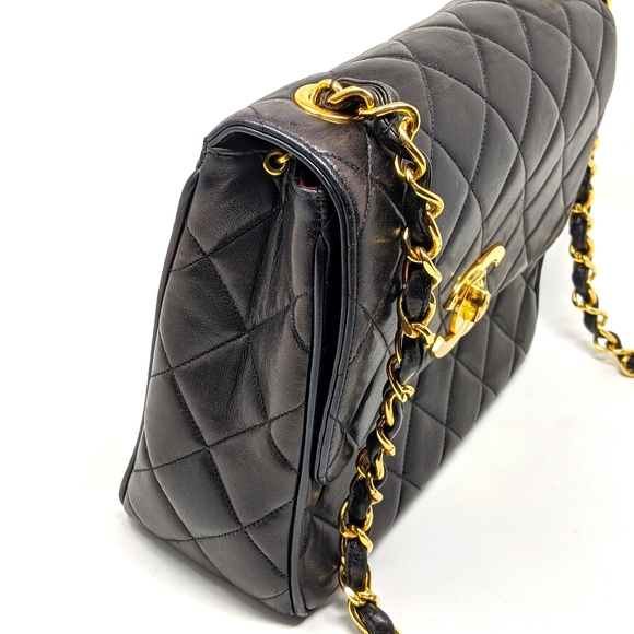 🎉HP🎉CHANEL Black Bag Quilted Flap Bag Vintage - Picture 12 of 16